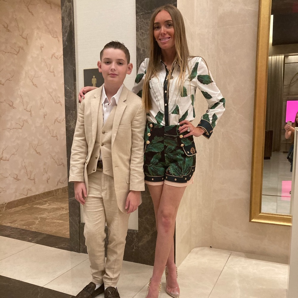 Green dress shorts in beautiful blouse